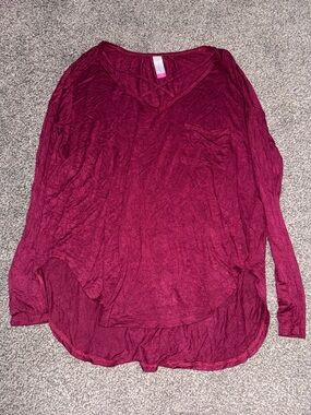 No Boundaries Long Sleeve V-Neck Pocket Top - Wine